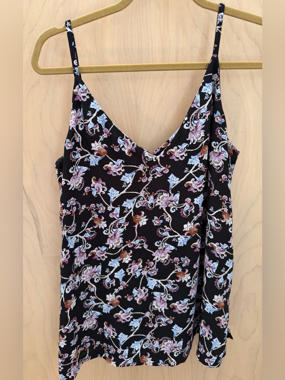 Flower spaghetti strap lightweight top. Medium